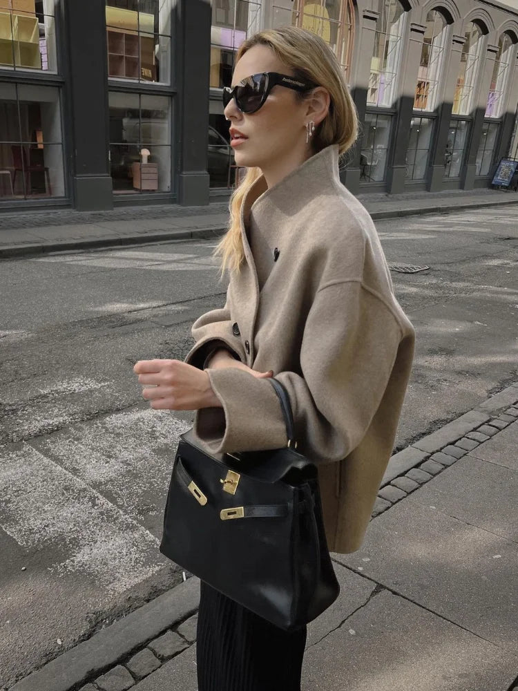 Elegante Woll-Kurzjacke: Doppelreihig & Lässig – Herbst/Winter 2024