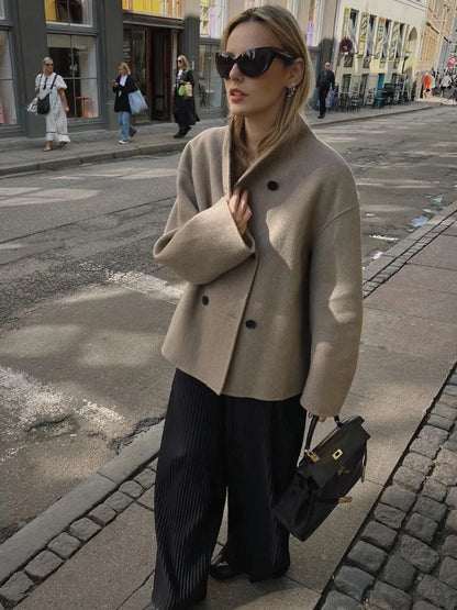 Elegante Woll-Kurzjacke: Doppelreihig & Lässig – Herbst/Winter 2024
