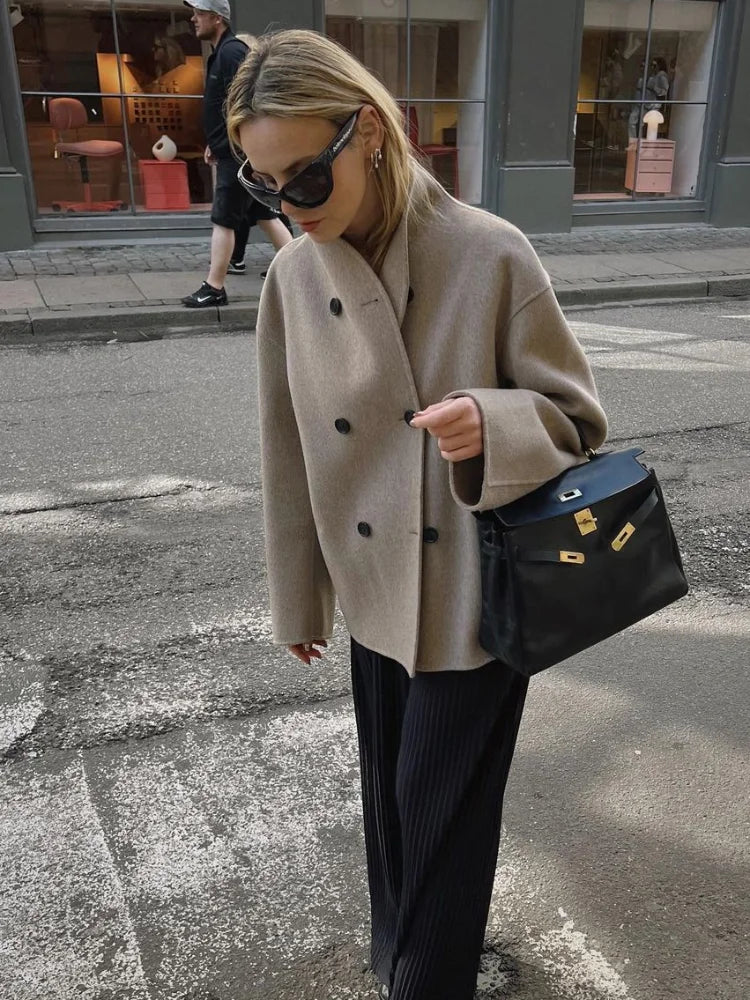 Elegante Woll-Kurzjacke: Doppelreihig & Lässig – Herbst/Winter 2024